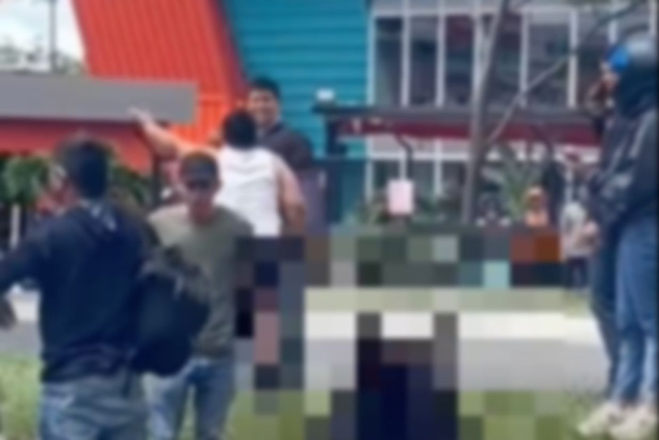 En Pereira un hombre fue asesinado a machete el domingo 9 de noviembre. En una de las heridas el arma le quedó incrustada en la espalda. 