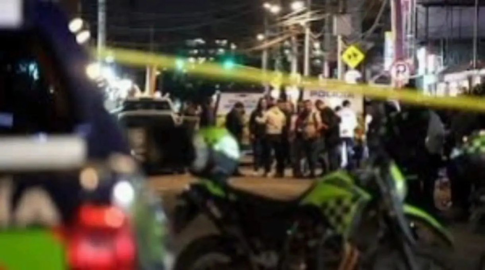 De acuerdo al reporte, Duque fue herido en la mandíbula izquierda y en el brazo derecho.