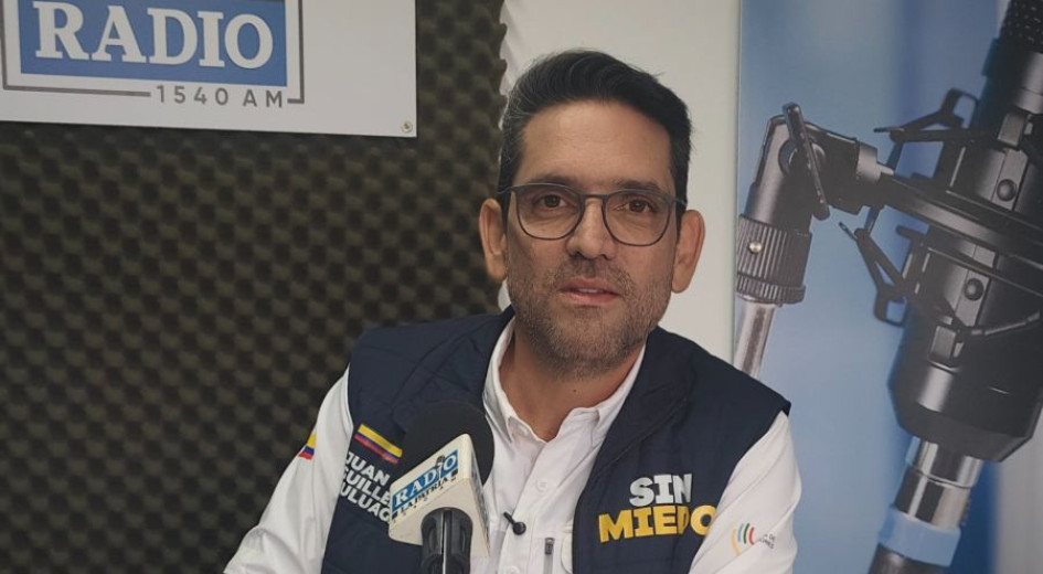 Juan Guillermo Zuluaga, precandidato presidencial, en su visita a las instalaciones de LA PATRIA. 