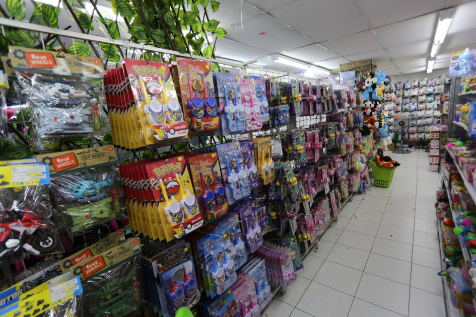 Juguetes por docenas y descuentos del 20%: la meta personal de un empresario es que cada niño viva la Navidad con juguetes en Manizales y Villamaría.