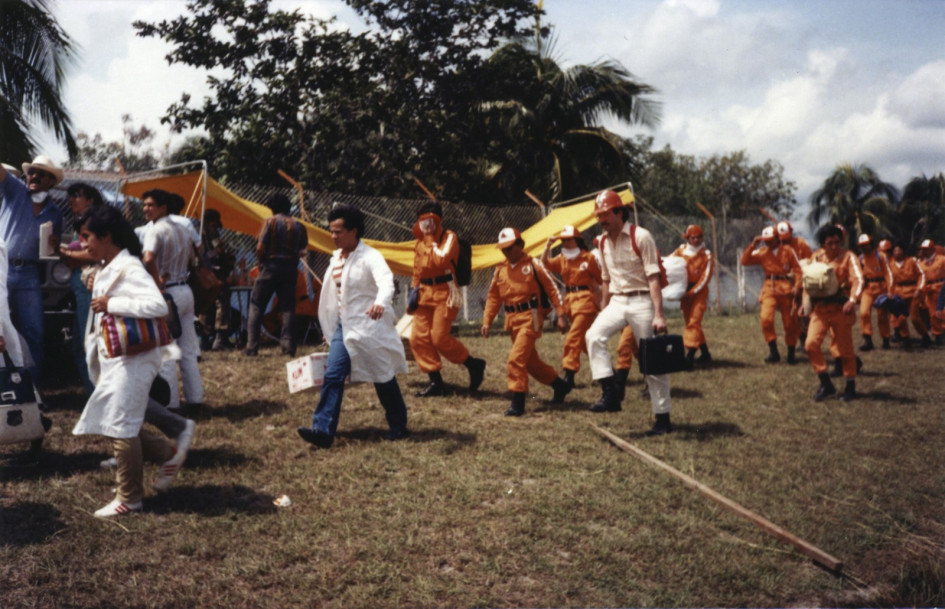 Foto I Cortesía MSF I LA PATRIA  Armero1985. Tras la erupción del volcán Nevado del Ruiz, los equipos de Médicos Sin Fronteras llegaron con 22 toneladas de suministros. Fue una de las cientos de organizaciones humanitarias que llegaron al país por Armero, tragedia en la que fallecieron más de 23.000 personas, indica.