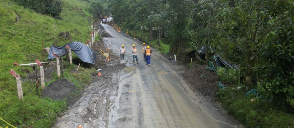 las labores se concentran en la instalación de alcantarillas transversales y filtros longitudinales,