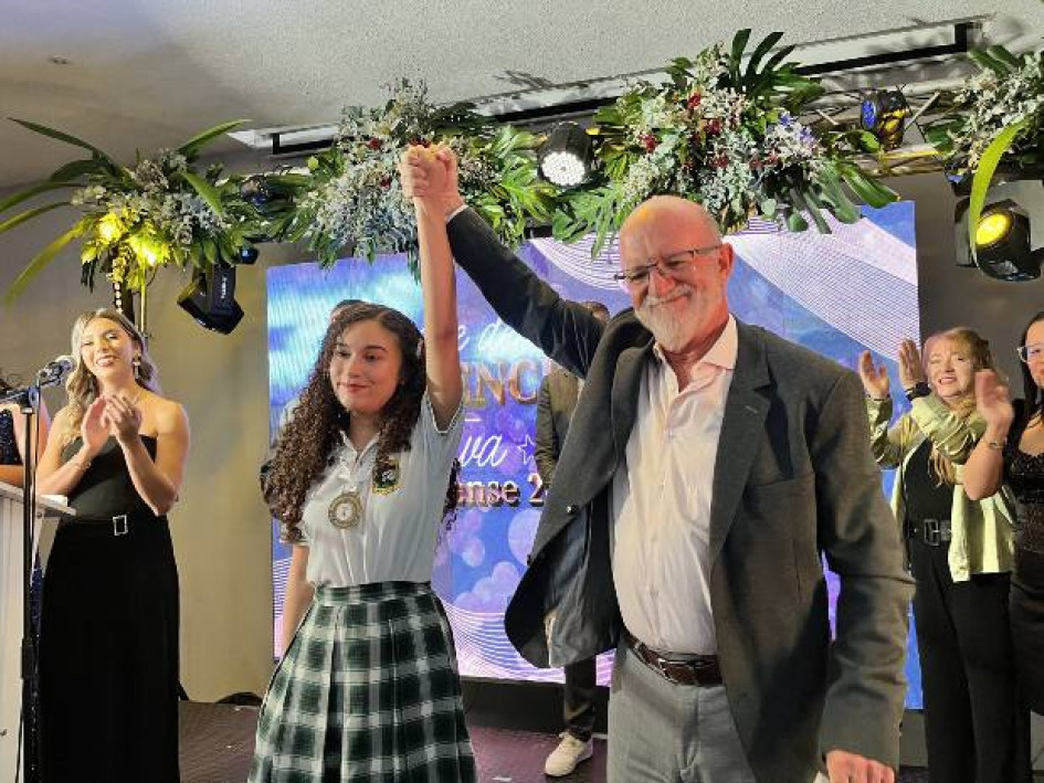 La Gobernación de Caldas resaltó en la Noche de la Excelencia Educativa a los mejores estudiantes en Pruebas Saber. Stephany Ramírez Díaz fue quien alcanzó el mayor puntaje. Lea la lista completa de los más destacados, su colegio y su municipio. 