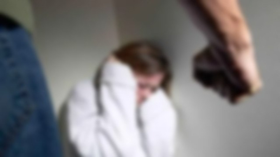 Mujer en Manizales enfrentaría doble proceso por violencia intrafamiliar y fraude procesal.