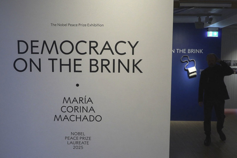 Vista de una exposición en Oslo, Noruega, que documenta el activismo político de la opositora venezolana María Corina Machado y el éxodo de millones de sus compatriotas por la situación política del país, este martes.