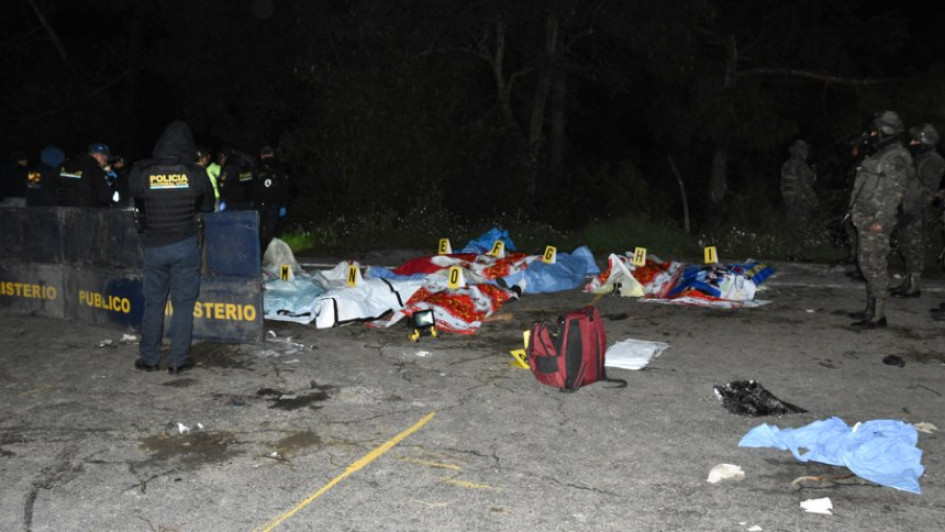 El bus rodó unos 50 metros por el abismo y causó la muerte de 15 de sus pasajeros.