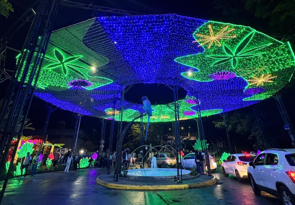 El alumbrado navideño del 2025 en Manizales ya fue encendido oficialmente. El Área Metropolitana Centrosur de Caldas es protagonista.