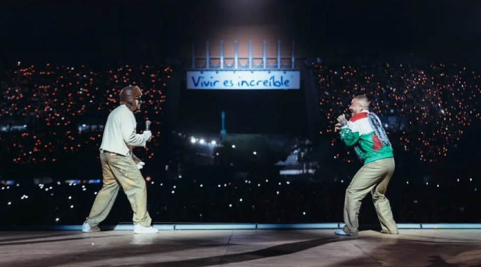 Bad Bunny y J Balvin sellaron su reconciliación ante 66 mil asistentes.