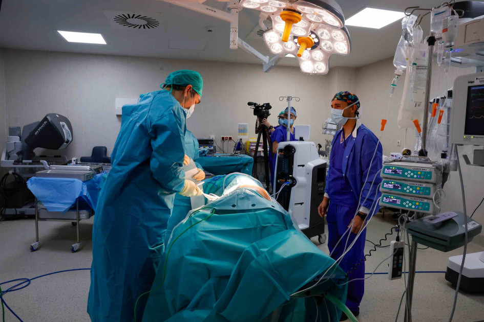 En España extirpar un tumor de tráquea sin intubar a un paciente venezolano