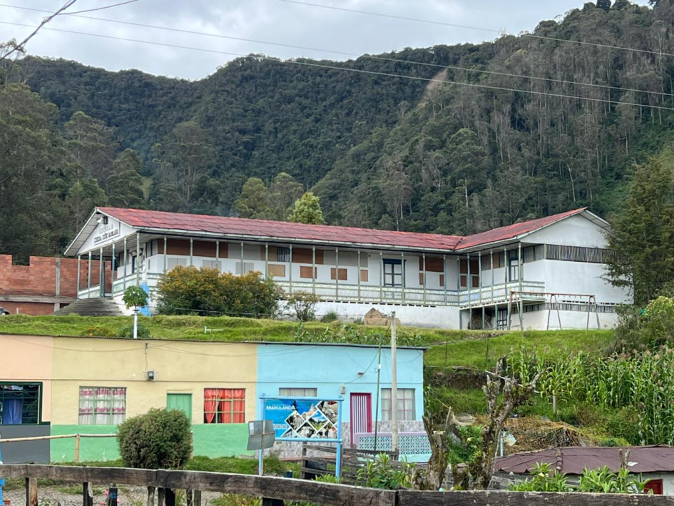 La Escuela Cosme Marulanda, construida en el año 1930, obtuvo la declaración de Bien de Interés Cultural del municipio