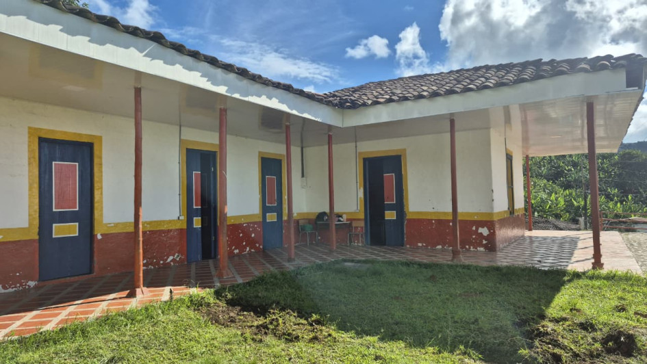 Robaron  en colegio de Anserma