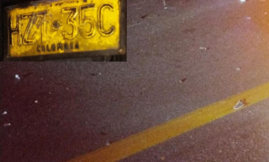 La placa de la moto del fallecido