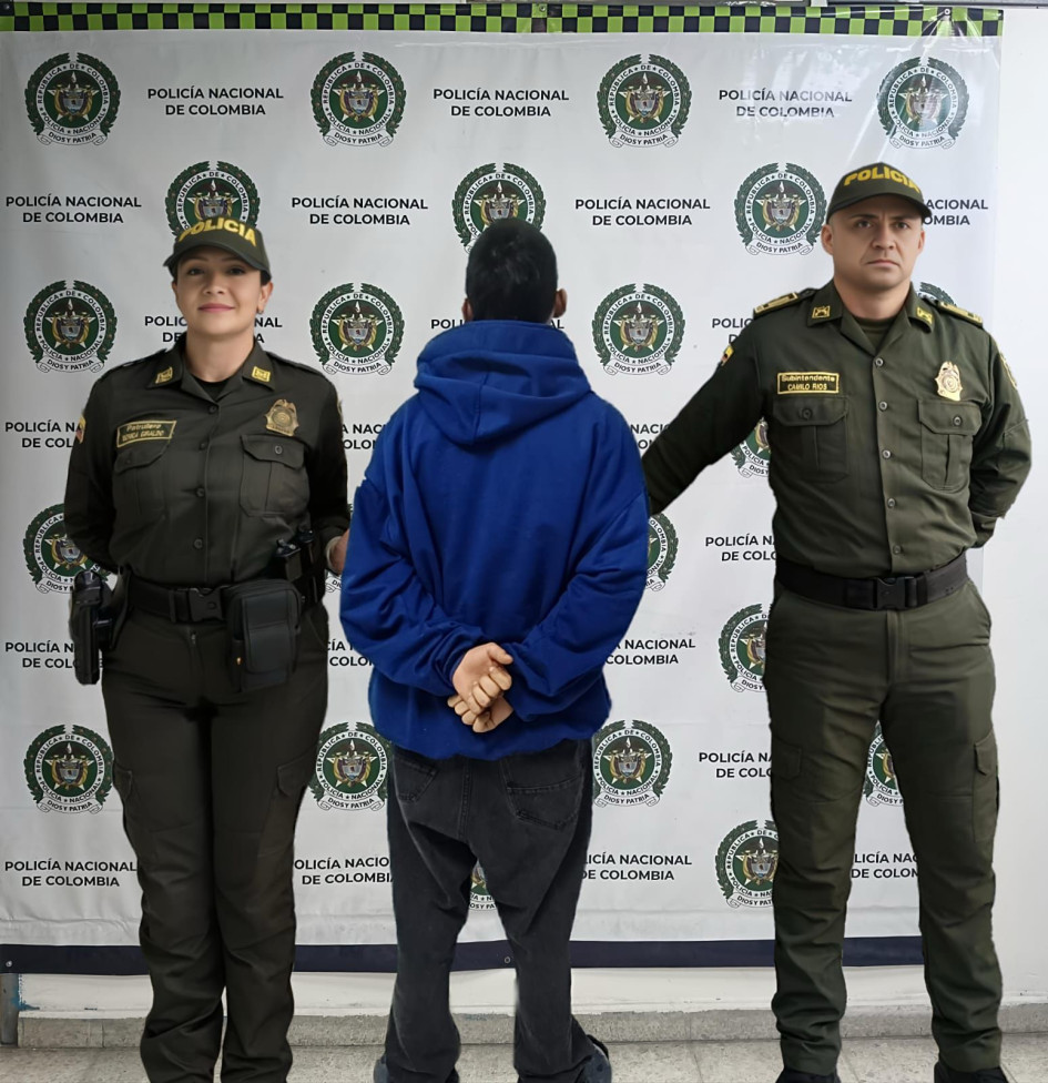 El sujeto detenido por la Policía.