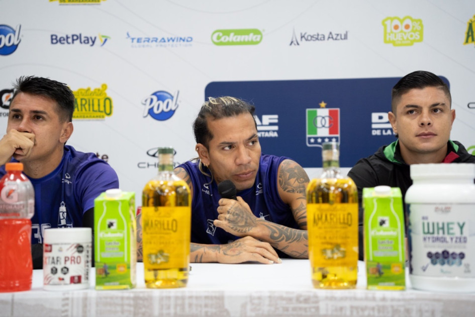 Joan Felipe Parra, Dayro Moreno y Juan Felipe Castaño se vestirán de blanco en la próxima temporada. Mientras el goleador extendió su contrato con el Once Caldas por un año, los otros dos jugadores firmaron hasta el 2028.