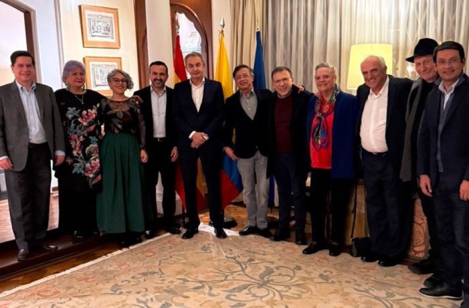 Entre los asistentes a la reunión del presidente Gustavo Petro (6.º de izq. a der.) y el exmandatario español José Luis Rodríguez Zapatero (5.º) estuvieron Juan Fernando Cristo, Gloria Flórez, María José Pizarro, Roy Barreras, Clara López, Ernesto Samper y Camilo Romero.