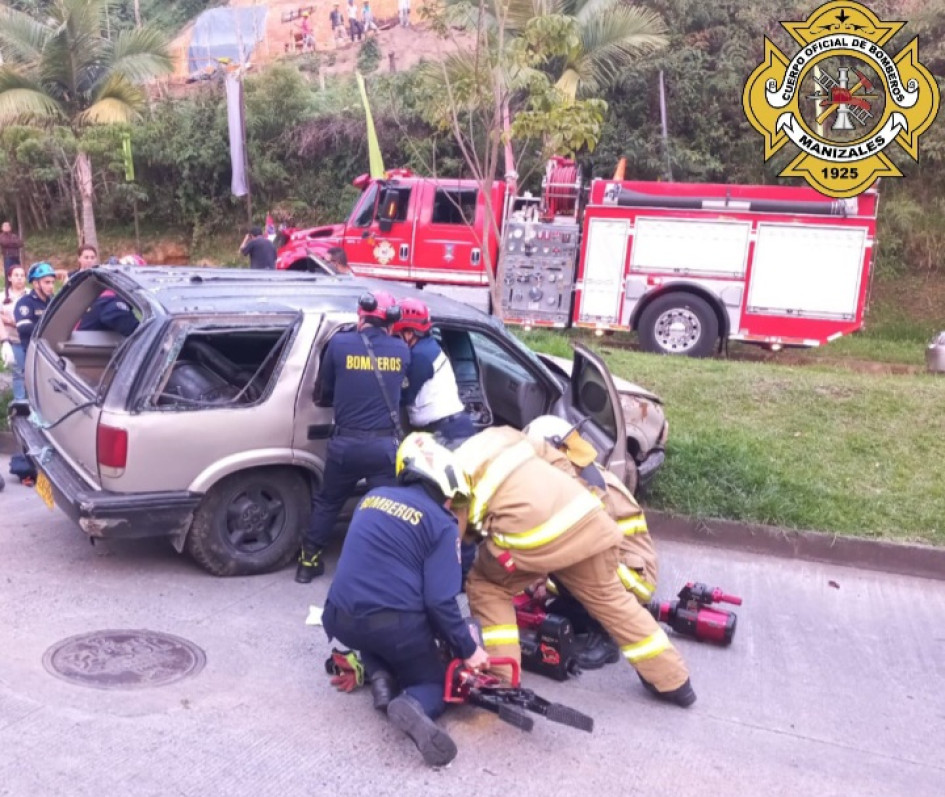 En el accidente, en el barrio Puerta del Sol de Manizales, resultaron lesionadas cinco personas.