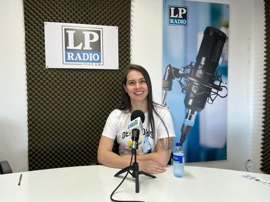  Daniela Vélez, comunicadora de Surtitodo.