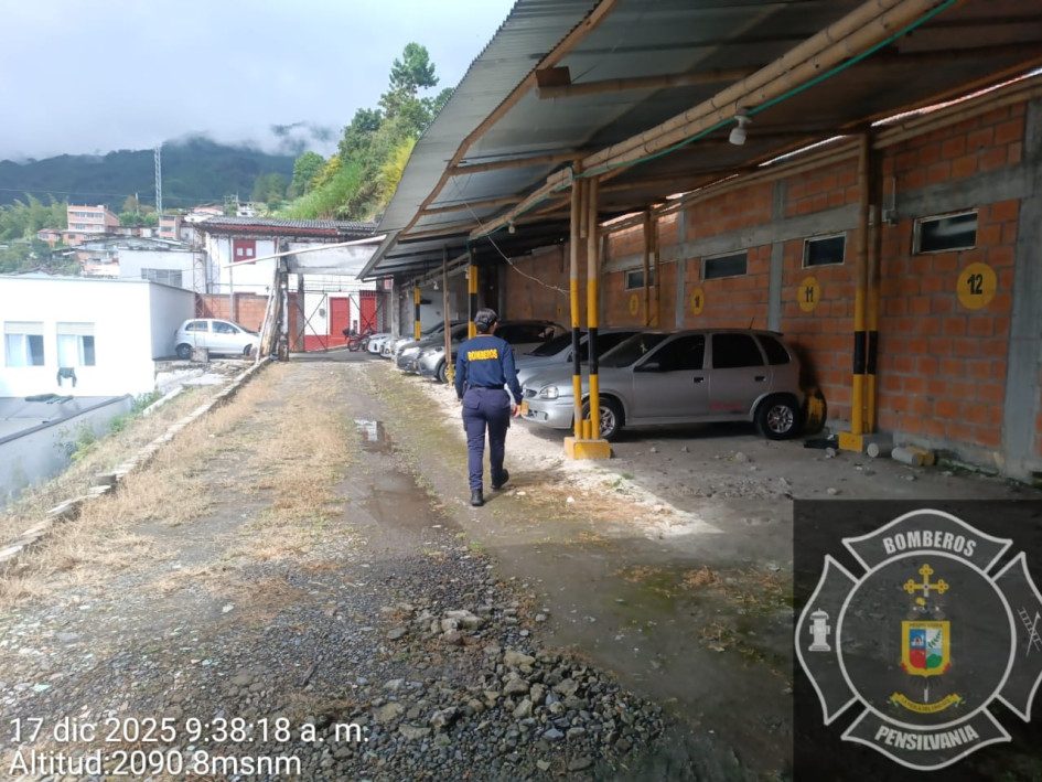 En el lote funciona un parqueadero, del que se obtienen recursos para la manutención del Cuerpo de Bomberos.