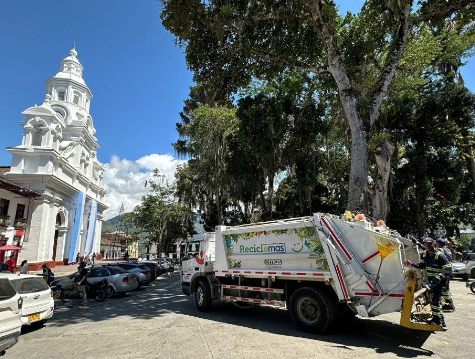 Emas by Veolia estuvo presente en la Noche del Fuego. 