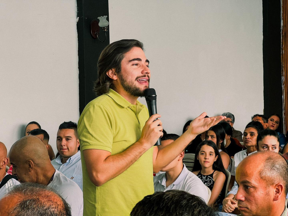 Santiago Osorio Marín actualmente es representante a la Cámara por Caldas.