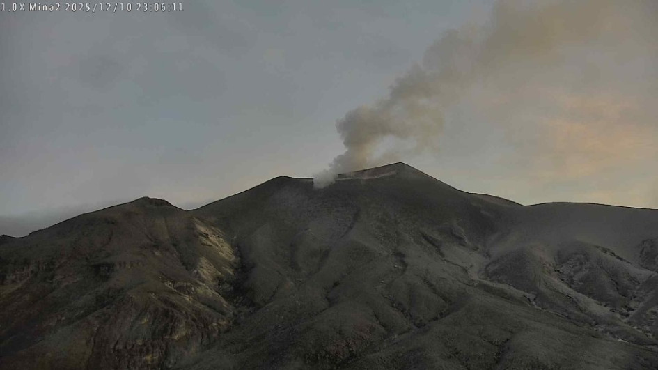 El volcán Puracé se mantienen en alerta naranja.