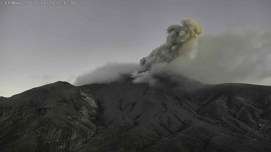 A las 5:35 p. m. del martes 25 de noviembre, el volcán Puracé-cadena volcánica Los Coconucos realizó una emisión de ceniza que alcanzó los 1.7 km de altura.