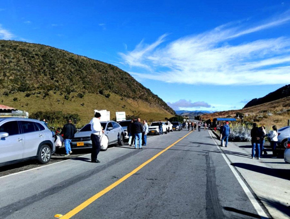 Este fin de semana hay pico y placa ambiental en la vía Manizales - Murillo, carretera que bordea el volcán Nevado del Ruiz. 