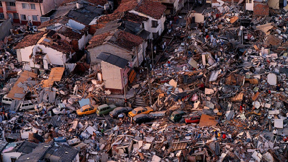 A 27 años del terremoto de 1999, autoridades y ciudadanía del Quindío conmemoraron una fecha que dejó una huella imborrable en el Eje Cafetero.