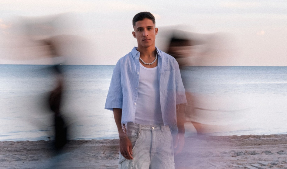 Aron Luix lanza su nuevo sencillo 'Pobla2', con una propuesta tropical urbana, sello de su universo musical.