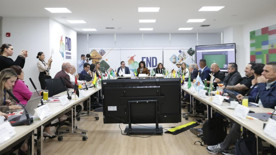 Los gobernadores de Colombia estudian los instrumentos que pueden usar para frenar el decreto de emergencia económica publicado por el Gobierno nacional.