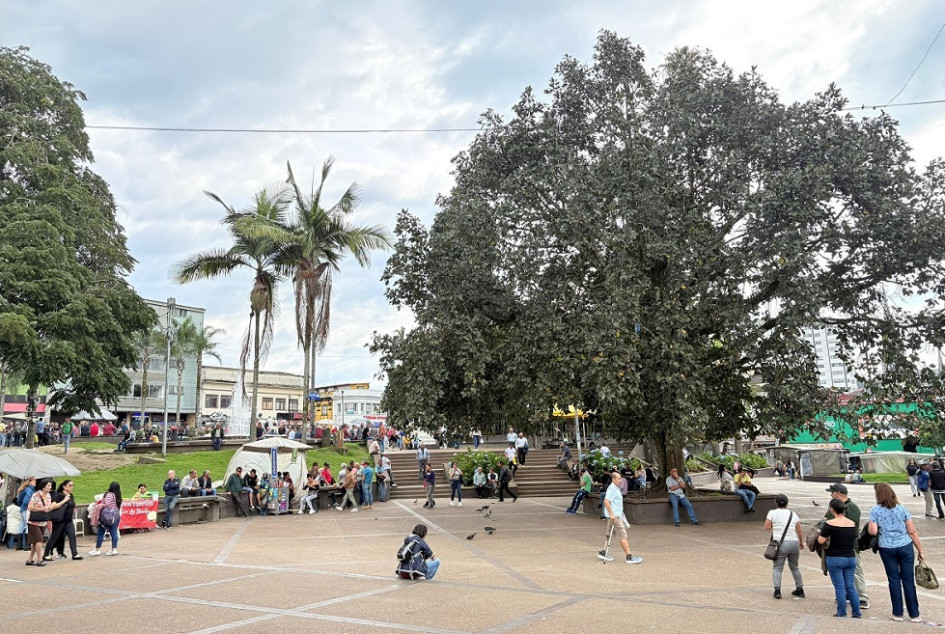 La víctima habría participado en una riña, en la que le causaron una herida con arma cortopunzante en el pecho.