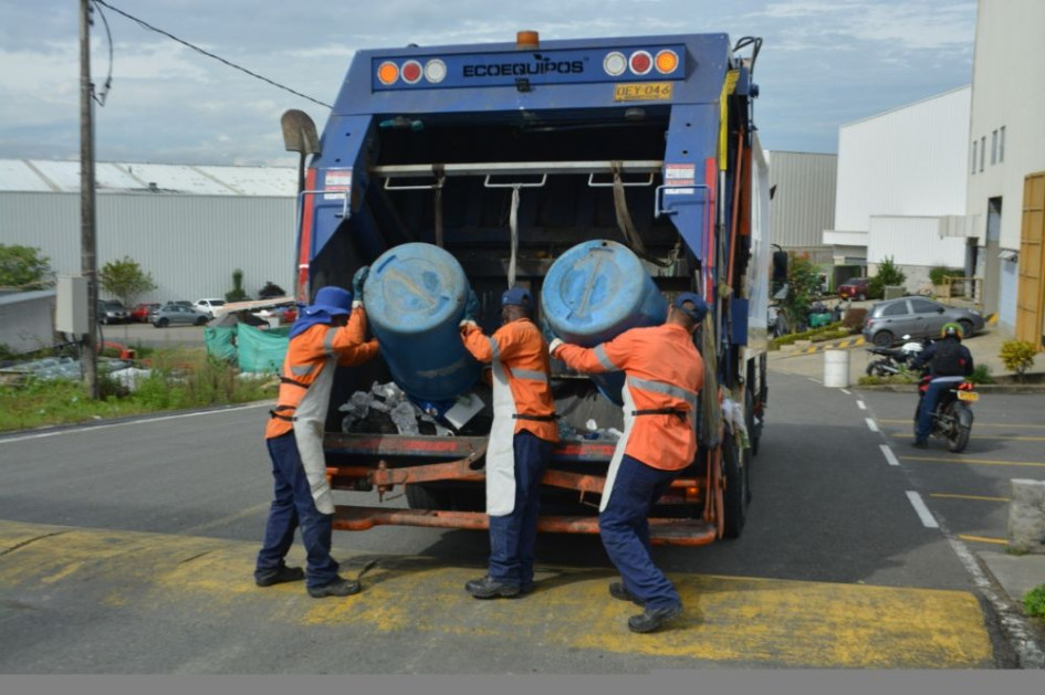 Carlos Arturo Vargas Giraldo, profesional de control y seguimiento de la empresa, explicó que la tarifa del servicio de aseo no corresponde a un valor único.