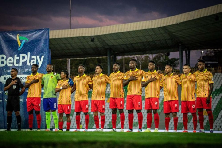 Hasta el momento, en la página de la FIFA, las sanciones siguen vigentes. 