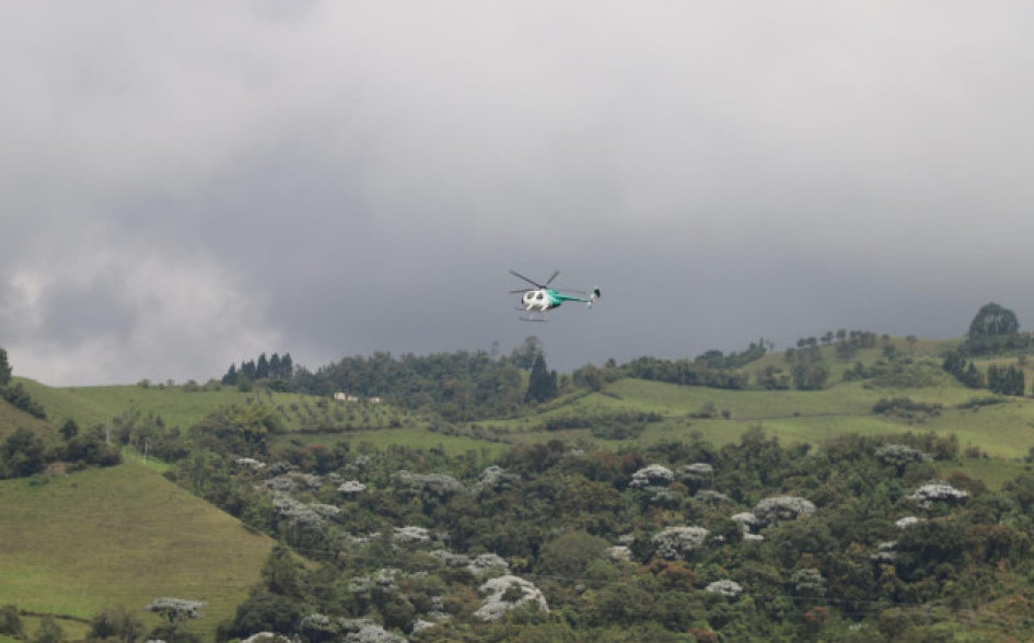 Fotos| LA PATRIA  Controles durante la Feria. La Policía dispone de un helicóptero MD 500 para el acompañamiento y apoyo a los eventos.