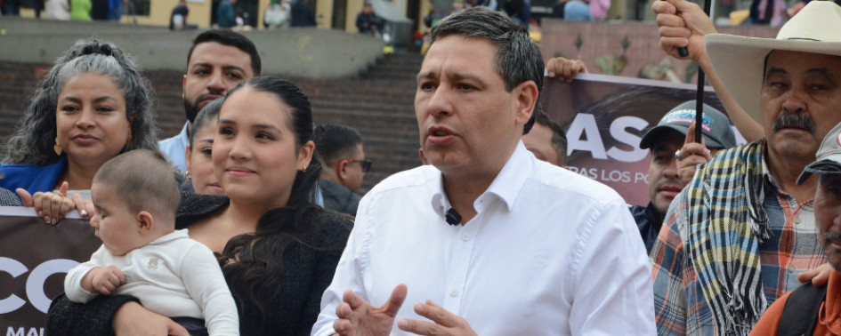 Mauricio Lizcano, candidato presidencial, durante su visita a Manizales.