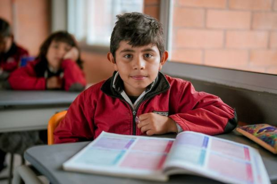 Foto I Cortesía Ministerio de Educación I LA PATRIA  Las familias son libres de comprar útiles y uniformes donde prefieran, no se pueden imponer marcas, proveedores ni lugares de compra. En el caso de los textos escolares deben mantenerse por al menos tres años.