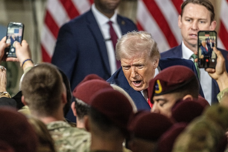 Donald Trump alaba ante militares de EE.UU. el operativo que culminó con la captura de Maduro.