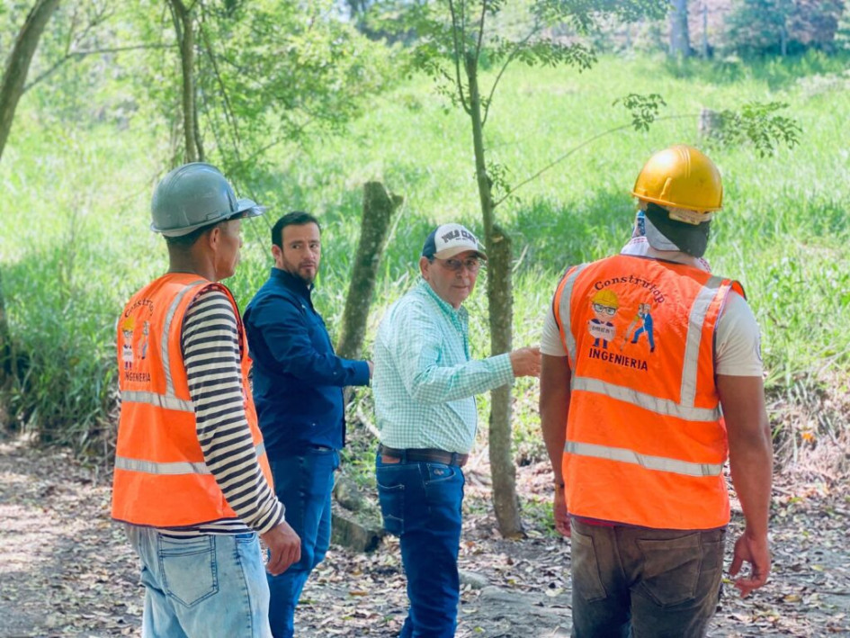La Corporación Cívica de Caldas analiza el Plan Departamental de Aguas de Caldas y su ejecución. Asimismo, destaca el poco avance en el Acueducto Multiveredal de Neira.