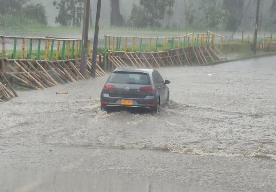 El aguacero en Manizales dejó granizo y hasta 26 milímetros de lluvia en 40 minutos. Experto explica por qué la tormenta fue intensa y concentrada.