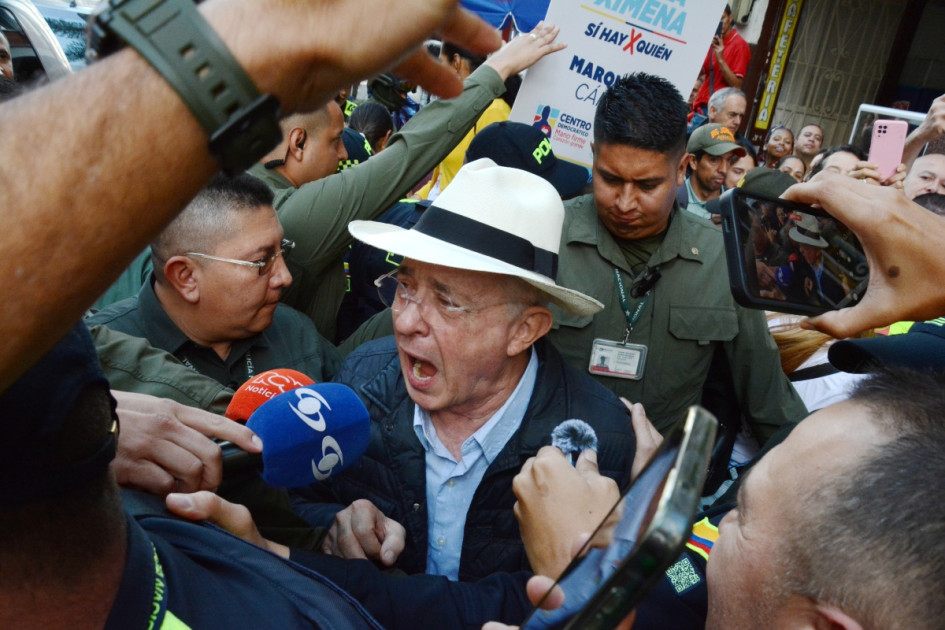 Uribe dio el abrebocas de la campaña: desde Manizales, el expresidente Álvaro Uribe agitó la contienda presidencial. Pidió un exorcismo a Iván Cepeda, resaltó las propuestas de Paloma Valencia. y respondió a contradictores. Vea las postales de su visita.