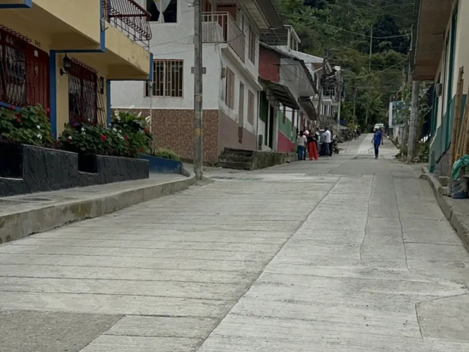 Con la entrega del nuevo alcantarillado, Pijao mejora su infraestructura sanitaria y las condiciones de vida de los habitantes del municipio del Eje Cafetero.