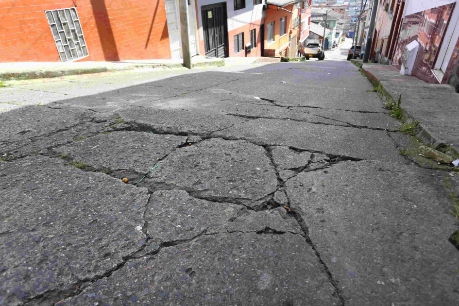 Piden reparación de calle de las Américas