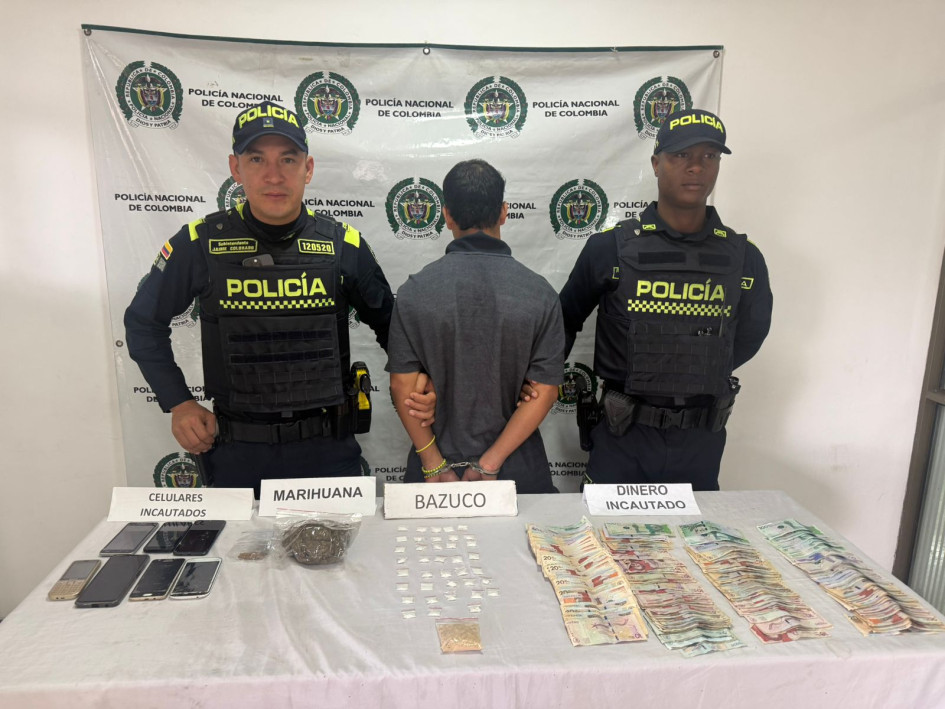 Le encontraron elementos en un armario (1,1 gramos de cocaína), en la habitación ($8 millones 711 mil), en otros dos armarios y una cama (1,9 gramos, 223,1 gramos de marihuana y 37,7 de cocaína).