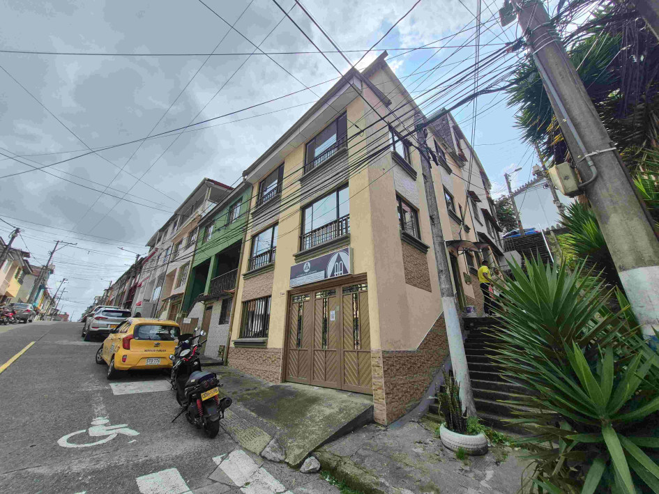 UGR asegura que no hay riesgo de desastre por humedad en viviendas del Bosque, Manizales