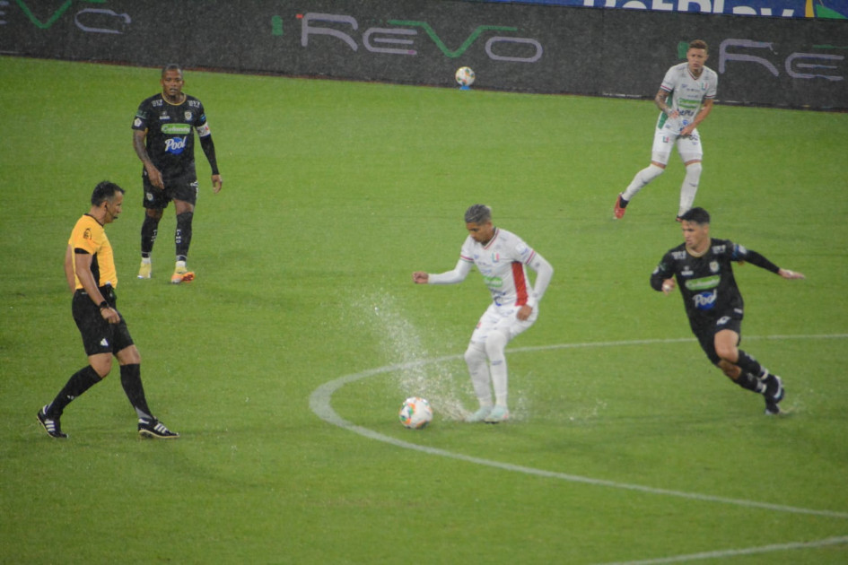 El Once Caldas, que dominó el partido como local ante Jaguares, no fue capaz de pasar del empate. Encajó un gol en la única jugada de peligro del rival. Análisis.