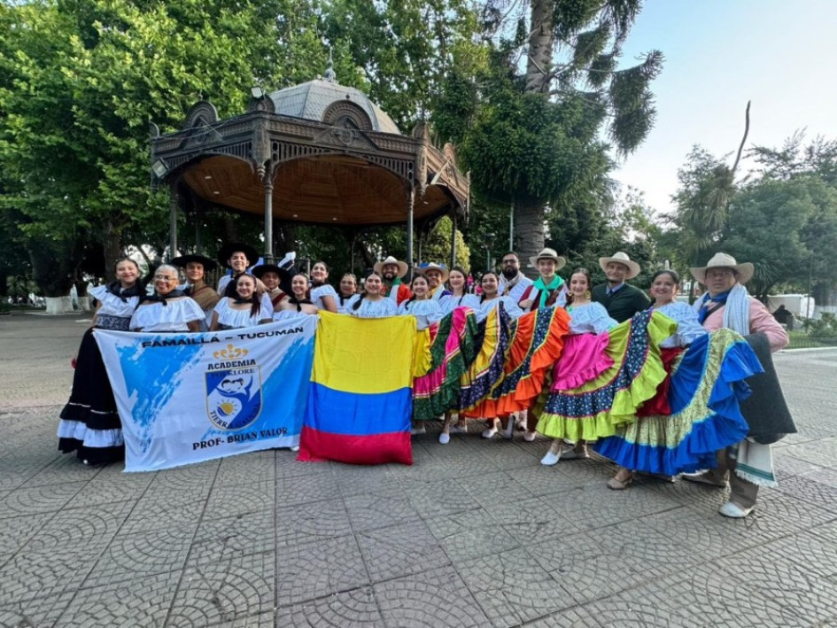 El grupo de danza Pasos de Mi Tierra intercambió experiencias con grupos de Argentina en encuentro internacional en San Javier (Chile).