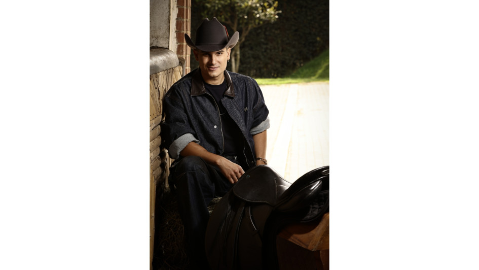 Pipe Bueno presenta 'Ya Te Superé', una canción de desamor y empoderamiento disponible desde el 13 de febrero en plataformas digitales.