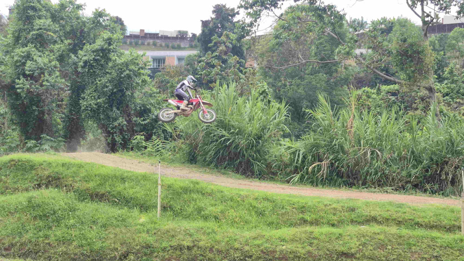 Polemica en el Bosque Popular por cobros en pista de motocross