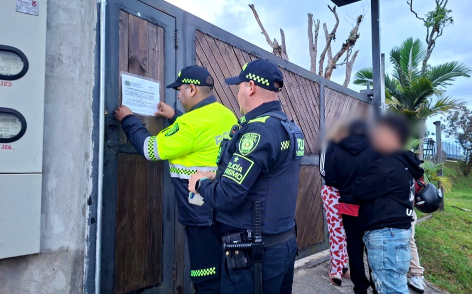 Las autoridades sorprendieron a 20 menores de edad en la fiesta que no contaba con ningún permiso.