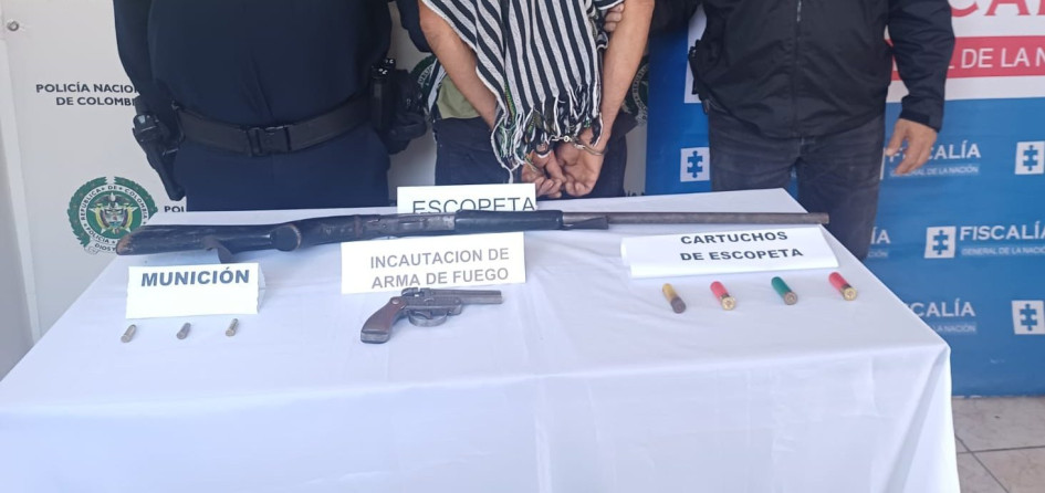 Foto| LA PATRIA  Lo que le hallaron al capturado.